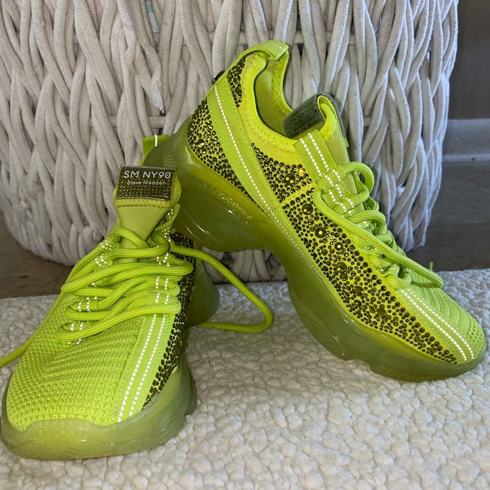 Steve Madden NY90